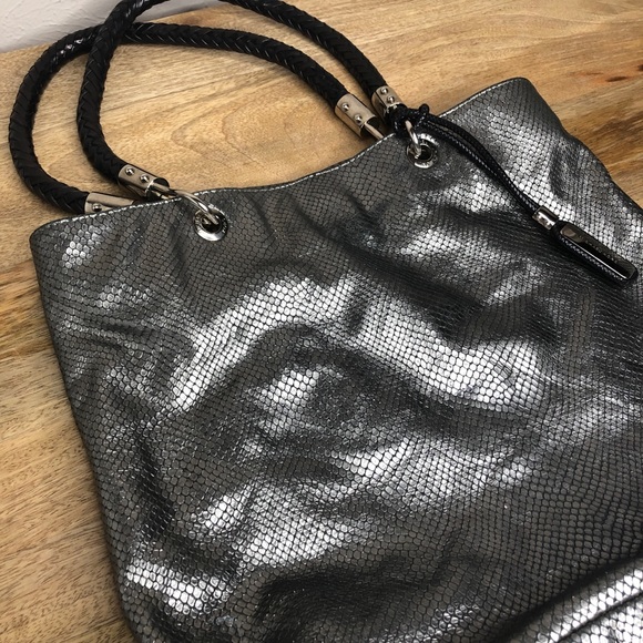Michael Kors Skorpios metallic snakeskin bag - Picture 2 of 16